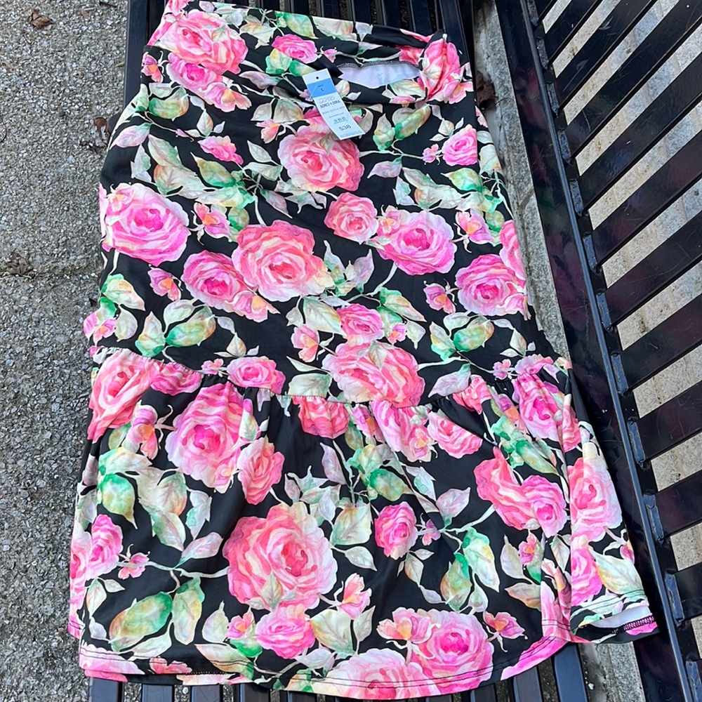 Agnes& Dora women’s floral skirt size large brand new with tags
